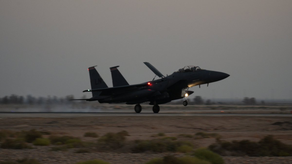 USAFCENT's tweet image. .@usairforce F-15Es remain in the @CENTCOM area of responsibility to posture advanced fighters and integrate with joint and coalition forces, and continue to strengthen our partnerships and reinforce security in the region.
@DeptofDefense 
#PartnerForStrength #Prevail