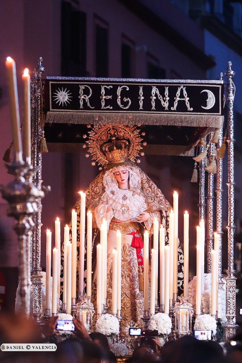 Regina de la Calle Feria..
#tdscofrade #sevilla
<a href="/BandaCruzRoja/">BM Cruz Roja</a> <a href="/hdaddemontesion/">Monte-Sión</a>