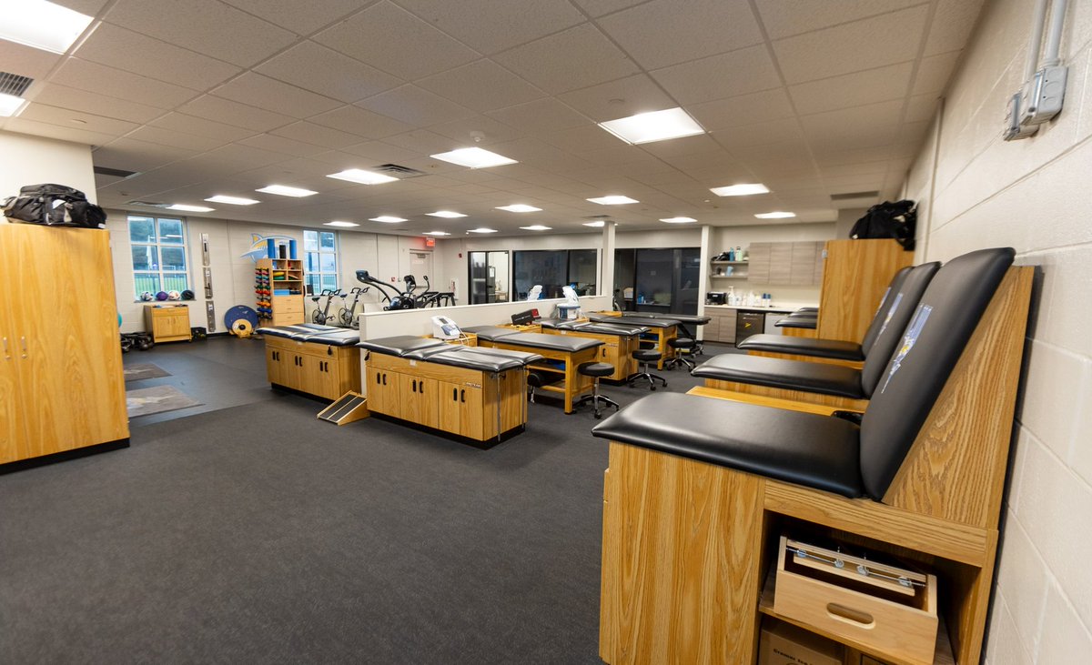 Facility Friday! 🦈🏆📈 The addition of our new Athletic Training Room has had a tremendous impact on our student athletes. The new space includes a hydrotherapy room, private doctors office, 10 treatment tables, and 6 taping stations.