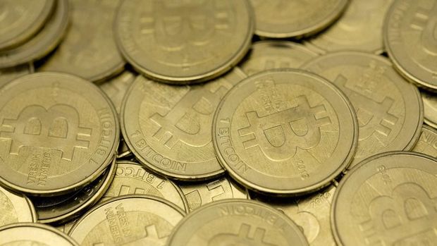 Bitcoin'de ETF heyecanı
ETF onay spekülasyonuyla 30 bin doların üzerine çıkan Bitcoin, Blackrock'un, ETF başvurusunun hala SEC tarafından incelenmede olduğunu açıklamasıyla yüzde 10'a varan kazancını geri verdi.