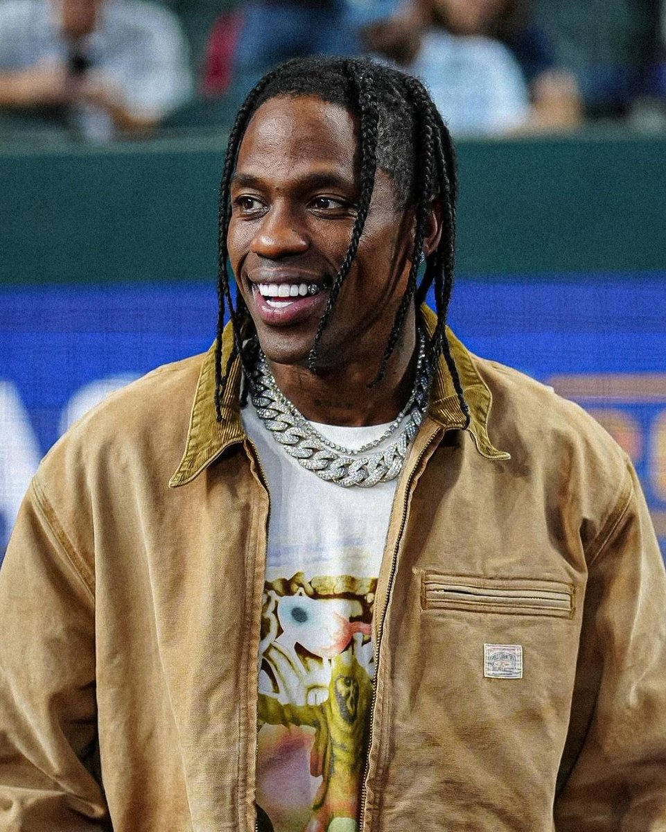 ftpflame's tweet photo. Travis Scott at the Astros-Rangers game last night ⚾️ https://t.co/GYCDgyFX11