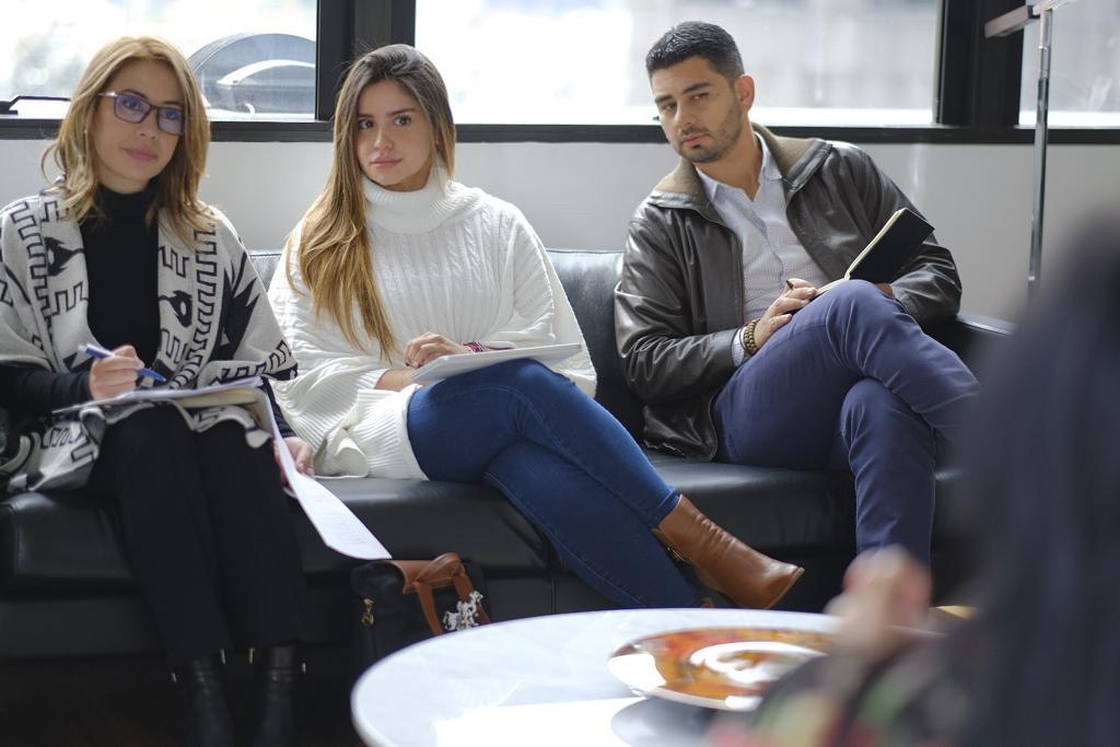 Avanza la agenda de <a href="/Asocapitales/">Asocapitales</a> en materia de cooperación internacional.

En la búsqueda de nuevos apoyos financieros para las #CiudadesCapitales y el desarrollo de proyectos para las próximas administraciones, hoy se adelantó un encuentro entre el representante de <a href="/el_BID/">Banco Interamericano de Desarrollo</a> en