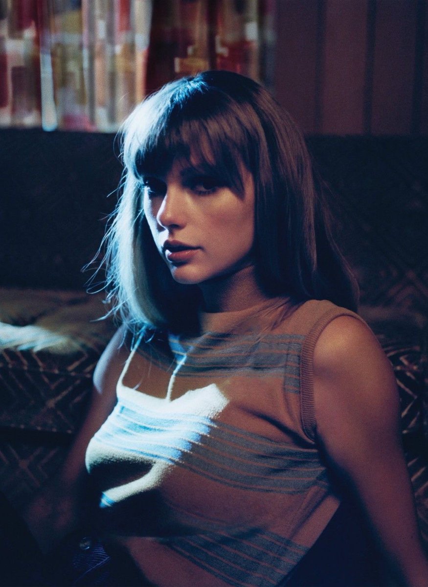 ครบรอบ 1 ปี 🎉 สำหรับอัลบั้ม Midnights สตูดิโออัลบั้มลำดับที่ 10 ของ Taylor Swift ที่สร้างปรากฏการณ์เเละสถิติมากมาย ตอกย้ำความสำเร็จอีกขั้นของการเป็นศิลปินนักร้อง นักเเต่งเพลงเเละผู้กำกับของเทย์ ทุกคนรักเพลงไหนกันบ้างในอัลบั้มนี้