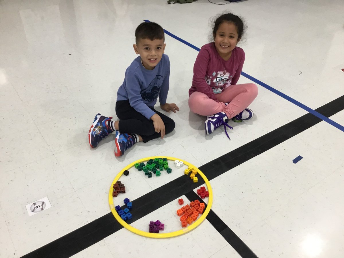 Magic Color (Cubes) 
Underhand Throwing and Color Sorting 
(Kindergarten)