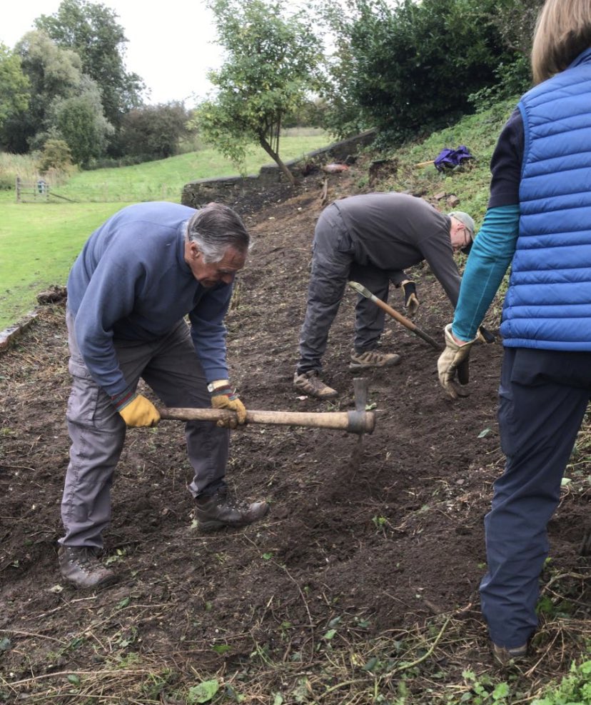 I wanna say a massive thank you to the delicated and hard working volunteers at <a href="/ChesterHouse_UK/">The Chester House Estate</a> have been working very hard with us to clear the farmhouse cafe banking ready for spring flowers and shrub planting. Amazing effort from everyone!!