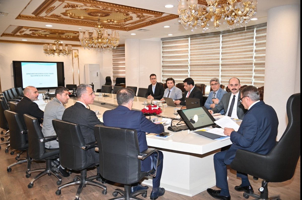 Vali <a href="/hasansildak/">Hasan ŞILDAK</a> başkanlığında gerçekleştirilen mev. tarım işçiliği ile ilgili toplantıya katılarak daha önce yaptığımız ve bu yıl yapacağımız saha çalışmalarımızı anlattık.
 <a href="/songulkocer06/">Irmak S.K.</a>
<a href="/nurcanonder/">Nurcan Önder</a> <a href="/iloankara/">ILO Türkiye</a> <a href="/UrfaValiligi/">T.C. ŞANLIURFA VALİLİĞİ</a> <a href="/sanliurfammem63/">Şanlıurfa İl Milli Eğitim Müdürlüğü</a> <a href="/mahir_coskun27/">mahir coşkun</a> <a href="/MuratYU12760366/">Murat YURTSEVEN</a>