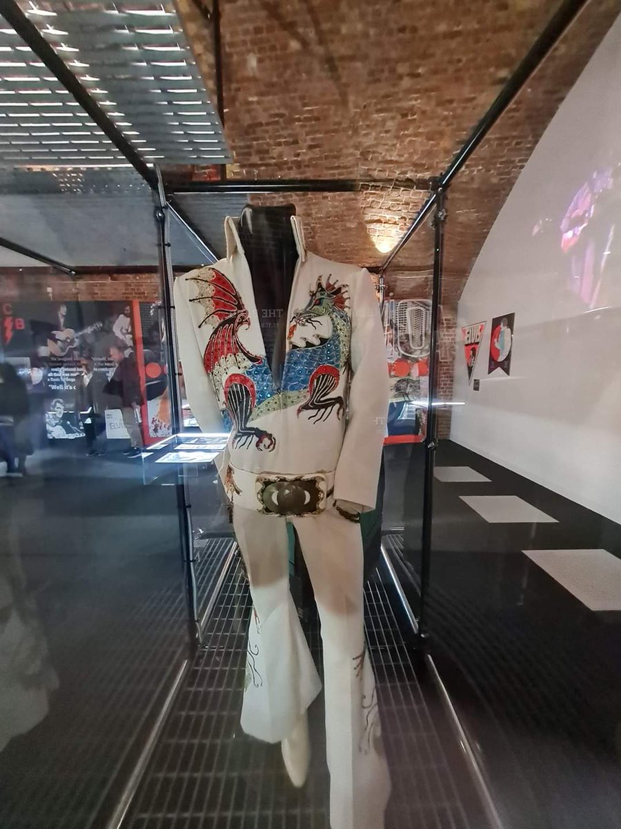 Elvis Travel Service tweet media