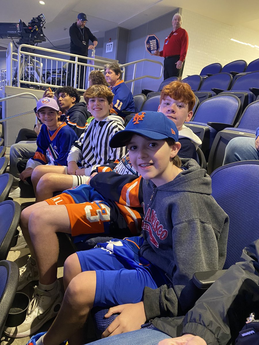 Let’s Go Islanders!!! #isles #ubs #nyi