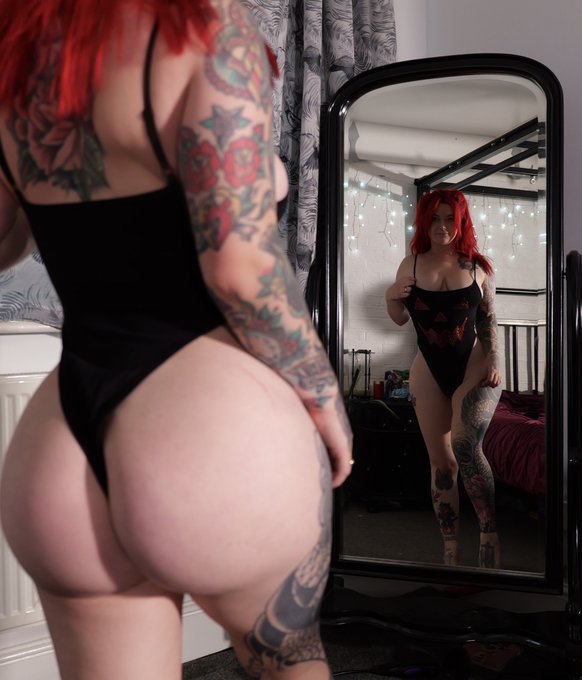 Feed me 🥵 https://t.co/XUOf3FkCLX