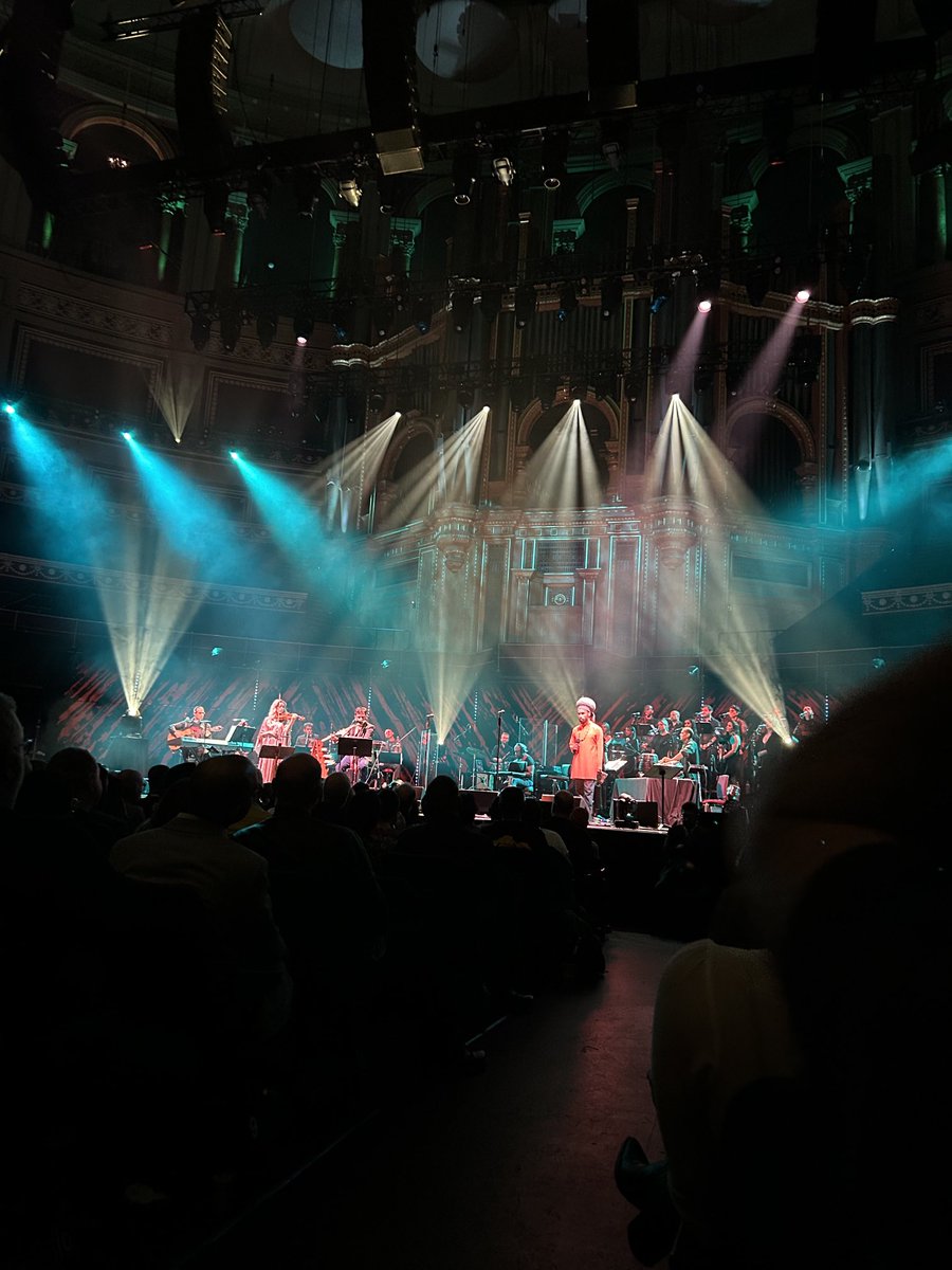 KBaileyCurator's tweet image. Mesmerising performances ⁦⁦⁦@thenitinsawhney⁩ and special guests 🙏⁦@RoyalAlbertHall⁩ - Journeys &amp;amp; Identity 🎶 ‘love letter to who we all are’ 💫