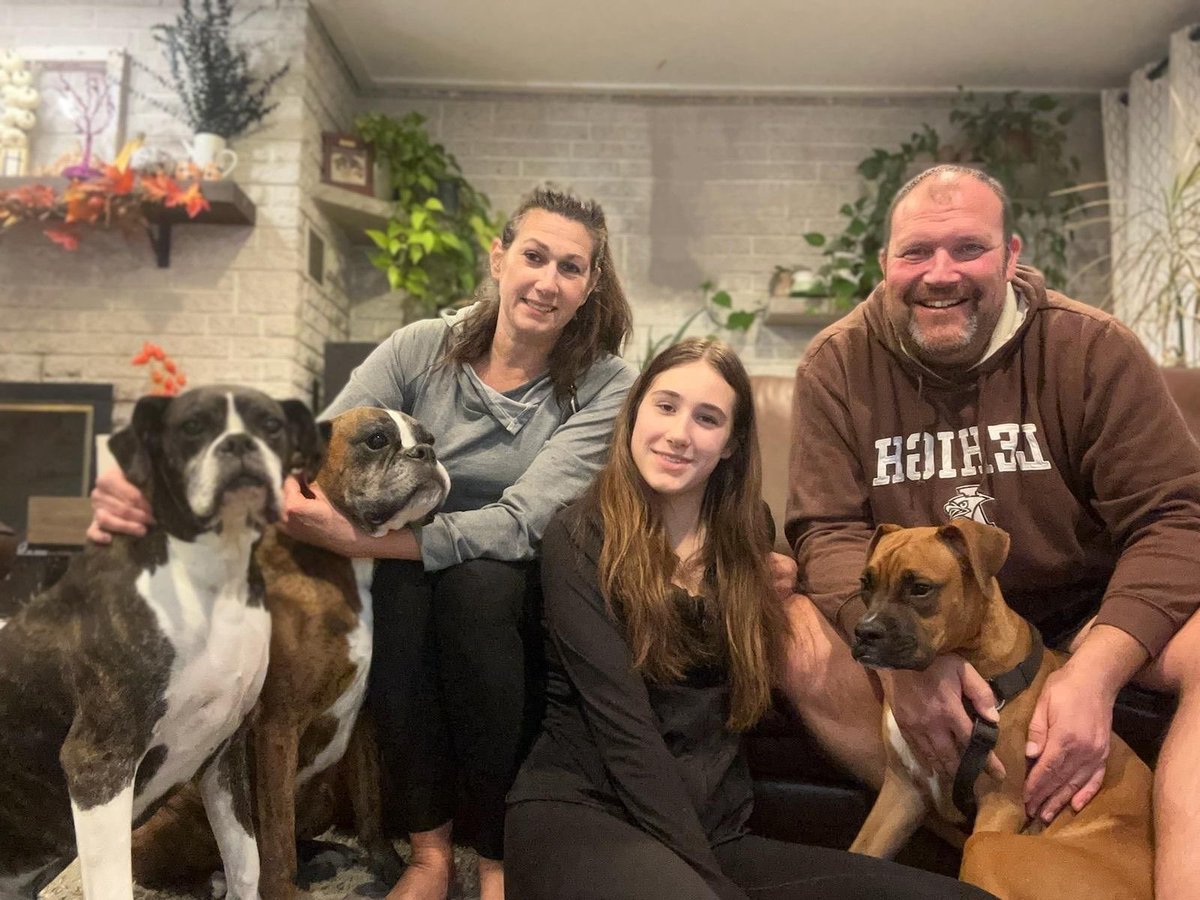 Happy adoption day Bruno (pup on the R)you are joining a boxer rescue family. You are loved already. #adopted #puppylove #boxerpuppy #rescuefamily #rescuedogs #boxerdogs #adoptdontshop #family #puppies #dogsarefamily #saynotopuppymills