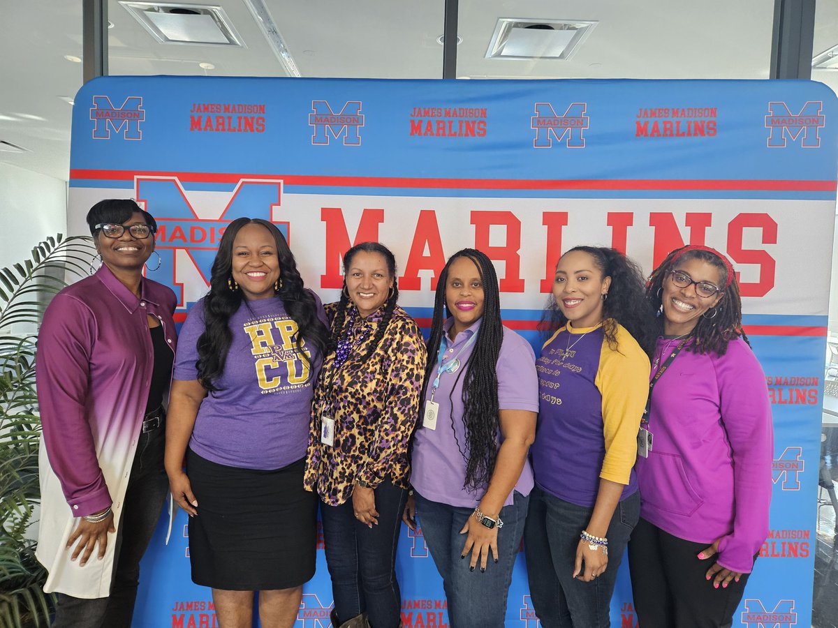 CounselorWestmo's tweet image. For the 5th day of #CharacterCountsWeek, we put on our purple to represent the Pillar of Citizenship and Caring!