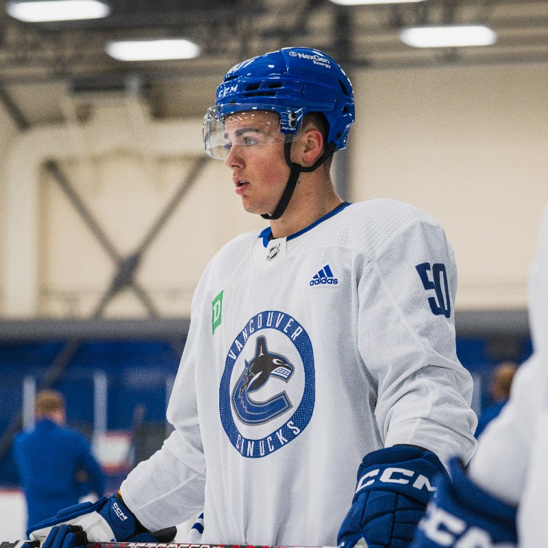 Canucks Diwali jerseys drawing rave reviews from fans