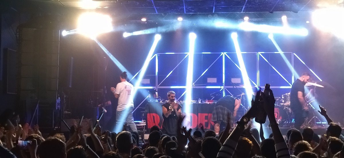 picen28's tweet photo. Muchísimas gracias @soyRayden  por el concierto de hoy en Guadalajara a sido muy especial ya que también estuve en el anterior que diste en la sala óxido también . Gracias por todas tus canciones son como tú especiales. https://t.co/tgP2YN6NNI