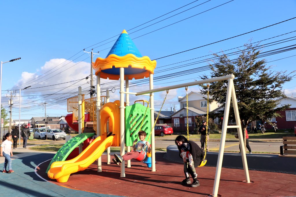 Ciudades Justas | Programa "Quiero mi Barrio" inaugura su primera obra urbana en el Barrio Renacer de #LosMuermos 

Proyecto recupera un espacio público de 460 m2, devolviéndole seguridad pública y vial al sector a petición vecinal

#ConstruyendoCambios 🇨🇱