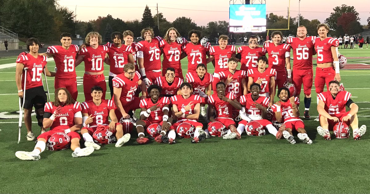 MSHSactivities's tweet photo. Senior Night! What a great group of young men! Their parents are amazing too! @MSouthFootball #WeAreMillardSouth https://t.co/qoipbudL7J
