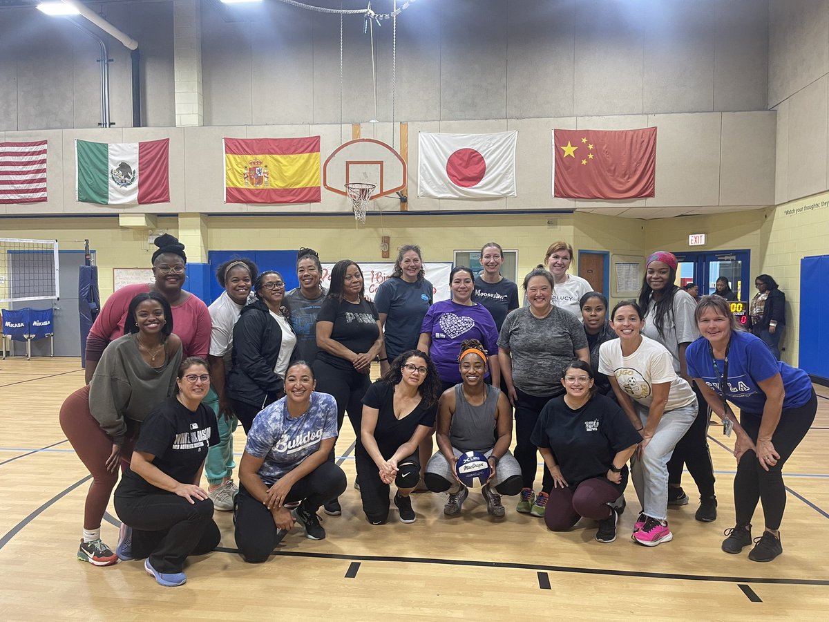 CWLA Moms Volleyball FUNdraiser was a success! Thanks to Ms. Hughes for organizing this event! <a href="/CPSNetwork6/">CPS Network 6</a> <a href="/PedroCPSCEO/">Pedro Martinez</a> <a href="/CPSCEdoBogdana/">Bogdana Chkoumbova</a>