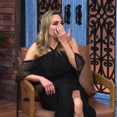 RachelSherazade's tweet image. Muito obrigada às mais de 100 mil pessoas que acompanharam a live! 🤍

#TeamRachel | #AFazenda