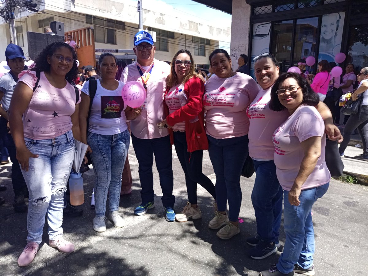 BarinasFp's tweet photo. 🌷🌸🌺💐 #CasasDeAlimentación se visten de Rosa en la Gran Marcha Contra el Cáncer de Mama🌸🌺💐🌷

#PORTI
#PORMI 
#PORTODAS 
#TOCATE 

@NicolasMaduro 
@MinMujerVe 
@MinAlimenVen 
@FundaproalO 
@MinAlimenBa 
@jaarreaza 
@SoyPsuvBarinas https://t.co/mW0ONpZReI
