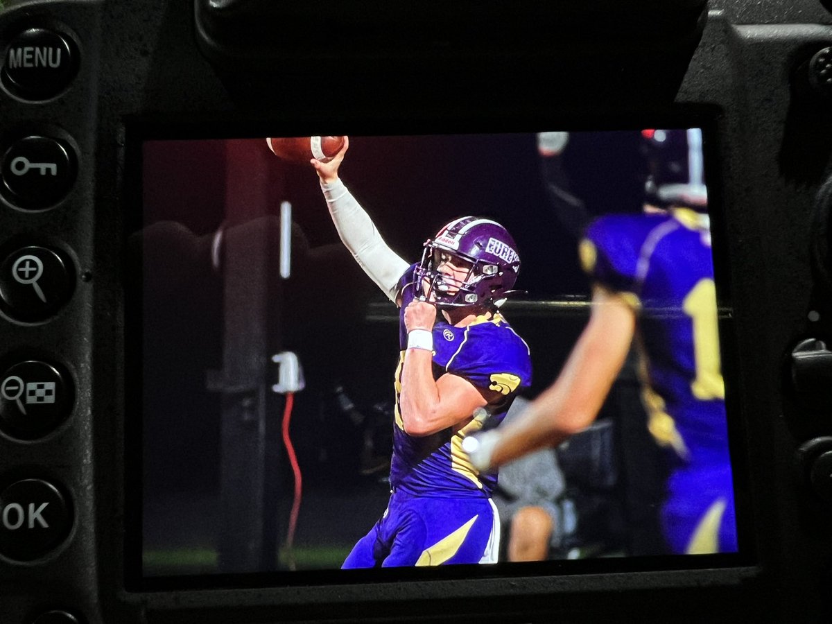 00:21 left in the 2nd
@EurekaFootball - 14
@FB_Hawks - 6

@EHSActivityDir @EhsFbBoosters @myleaderpaper @hssportscaravan @STLhssports @PrepSportsSTL @MetroSportsSTL @scoreboardguy #eurekawildcats #hazelwoodcentralhawks #fnl #fridaynightlights