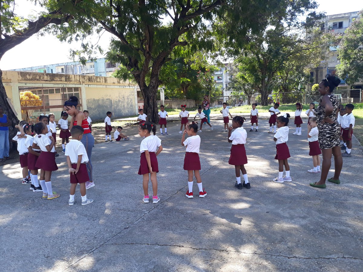 CiPlumas's tweet photo. #Día de la #CulturaCubana    se celebra cada 20 de octubre, se considera un símbolo del nacimiento de la nación rebelde, fecha en que por primera vez se cantó en público el Himno Nacional de Cuba.@DiazCanelB @TaniaLimonta @dpestgo #CubaMined https://t.co/a1QXDOTeWE