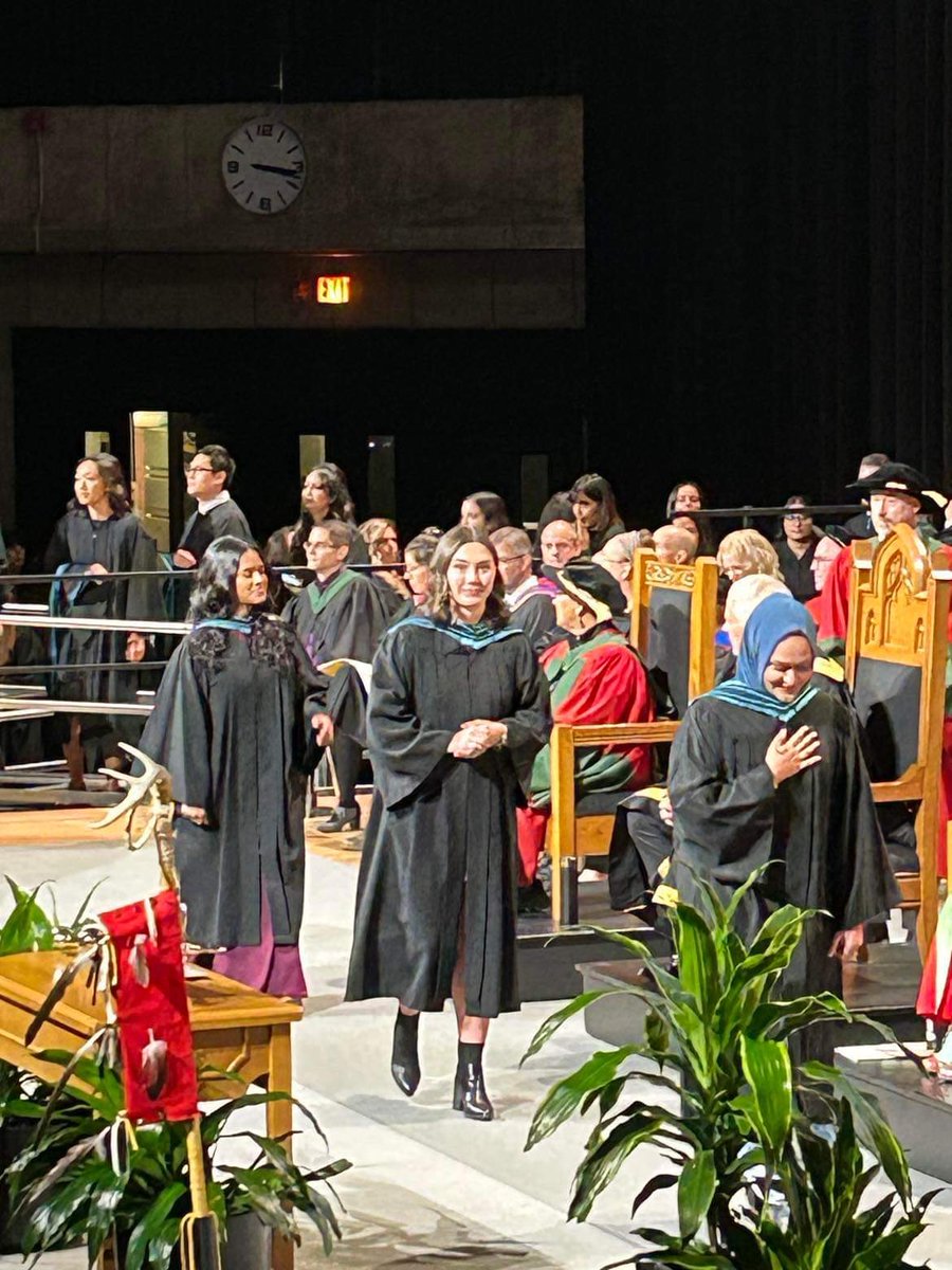 cathylw2's tweet photo. #uwaterloograd 🎉❤️ https://t.co/lfzZb862Cv