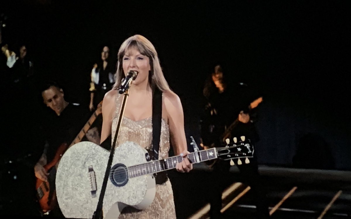 Miles_Lewis_'s tweet photo. Have to say I’m absolutely blown away with @taylorswift13 in my local cinema. I bet she has no idea where Uckfield is 🤣 The best seats…you feel sooooo close. All in @Dolby sound too… Phenomenal #FeelGood #TaylorSwiftErasTour #Uckfield https://t.co/6EEnSpu78b