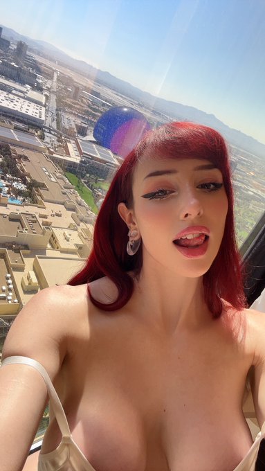 Vegas I&rsquo;m inside of you 🥴🥴🥴 https://t.co/w8fd22JOsE