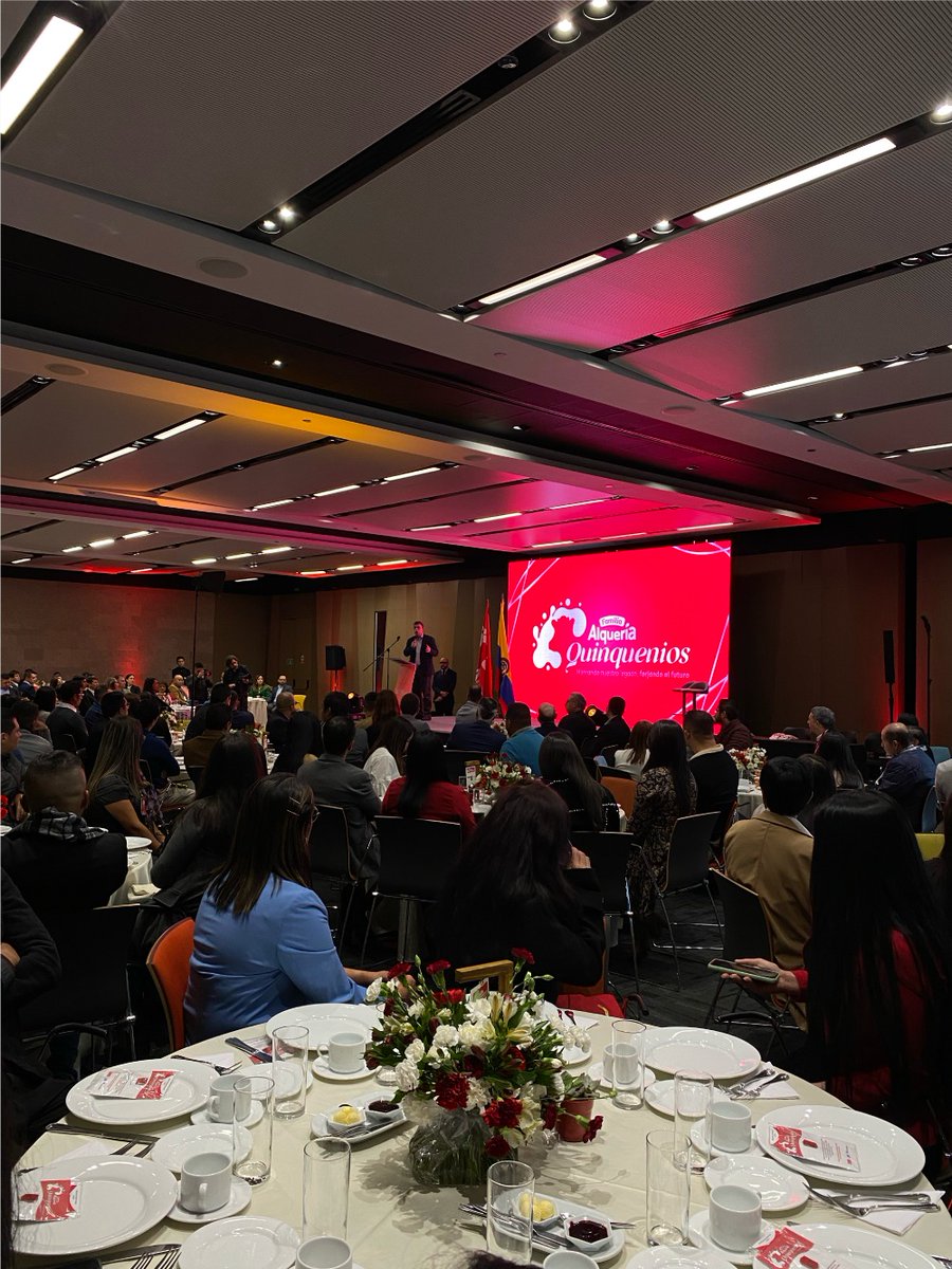 ¡En <a href="/AlqueriaOficial/">AlqueriaOficial</a> reconocemos los logros! Ayer celebramos los quinquenios de más de 200 colaboradores que llevan 5, 10, 15 y hasta 45 años contribuyendo desde su labor a nuestro propósito superior. Nuestro talento es la columna vertebral de todo lo que hacemos. ¡Gracias!