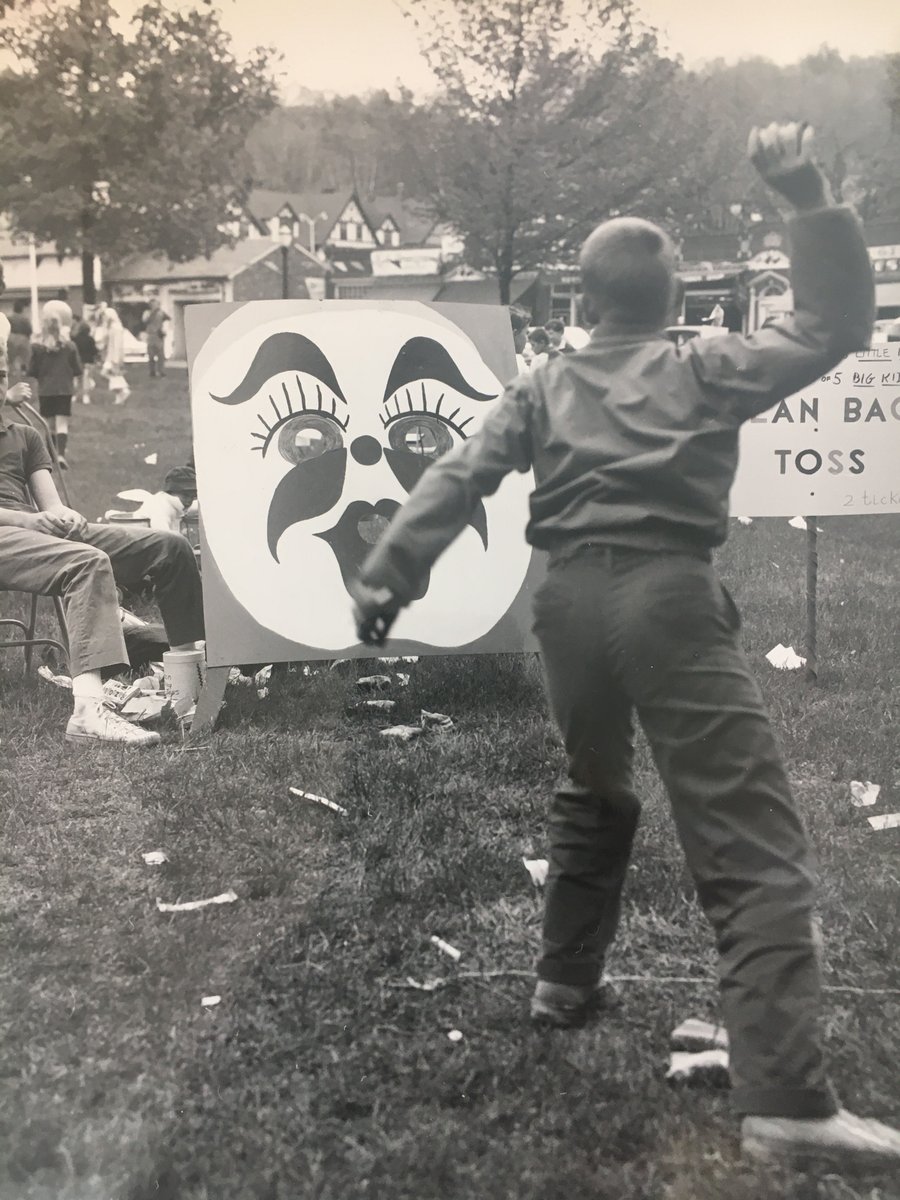 HDS Library tweet media