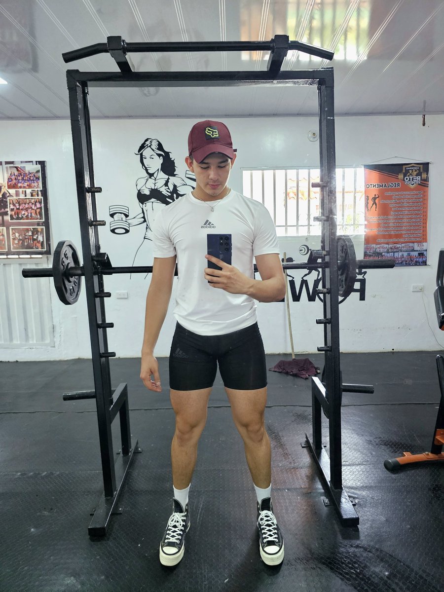 AnthonnyBalano's tweet photo. Por más piernas y 🍑 https://t.co/O8DwbUPuRD