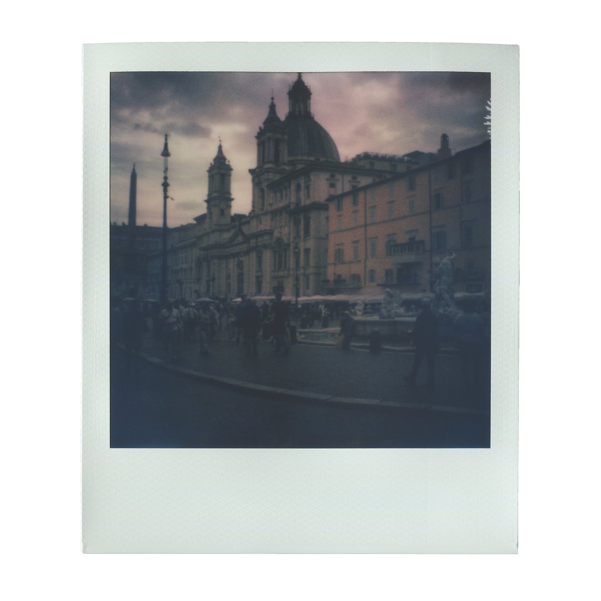 marcogagnoni's tweet photo. L’imprevedibilità delle pellicole Polaroid.
Piazza Navona sottoesposta
📍: Roma
🎞: Polaroid i-Type
#polaroid #instantphotography #fotografiaistantanea #marcogagnoni #itype #filmphotography #roma #instantartist #art https://t.co/vgTPOTCfkm
