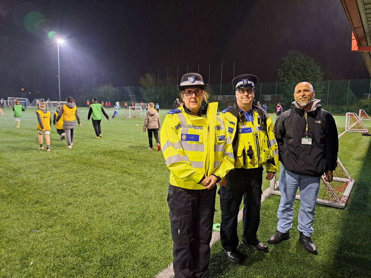 #OpAdvance PCSO's Tracy Ash, Brian Grayson and Asad Tai from Youth Connect enjoy the football at @WFCFoundation_ as we support Premier League Kicks. @WestMidsPCC made a donation to the project through the Helping Communities Fund.