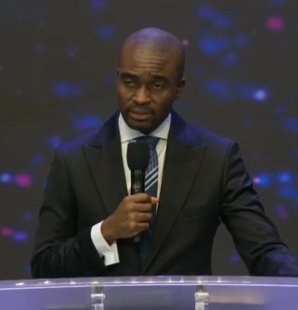 GreatPublishers's tweet photo. We are to make disciples for Christ, to ensure via continuous follow up that our converts not only become a follower of Christ but also be Christ like character. - Pastor David Oyedepo Jnr.

#ChopRecapTweets
#FocusedFriday
#PastorDavidOyedepoJnr.
#CovenantHighways
#TGPCaptions https://t.co/SfshatH2RF