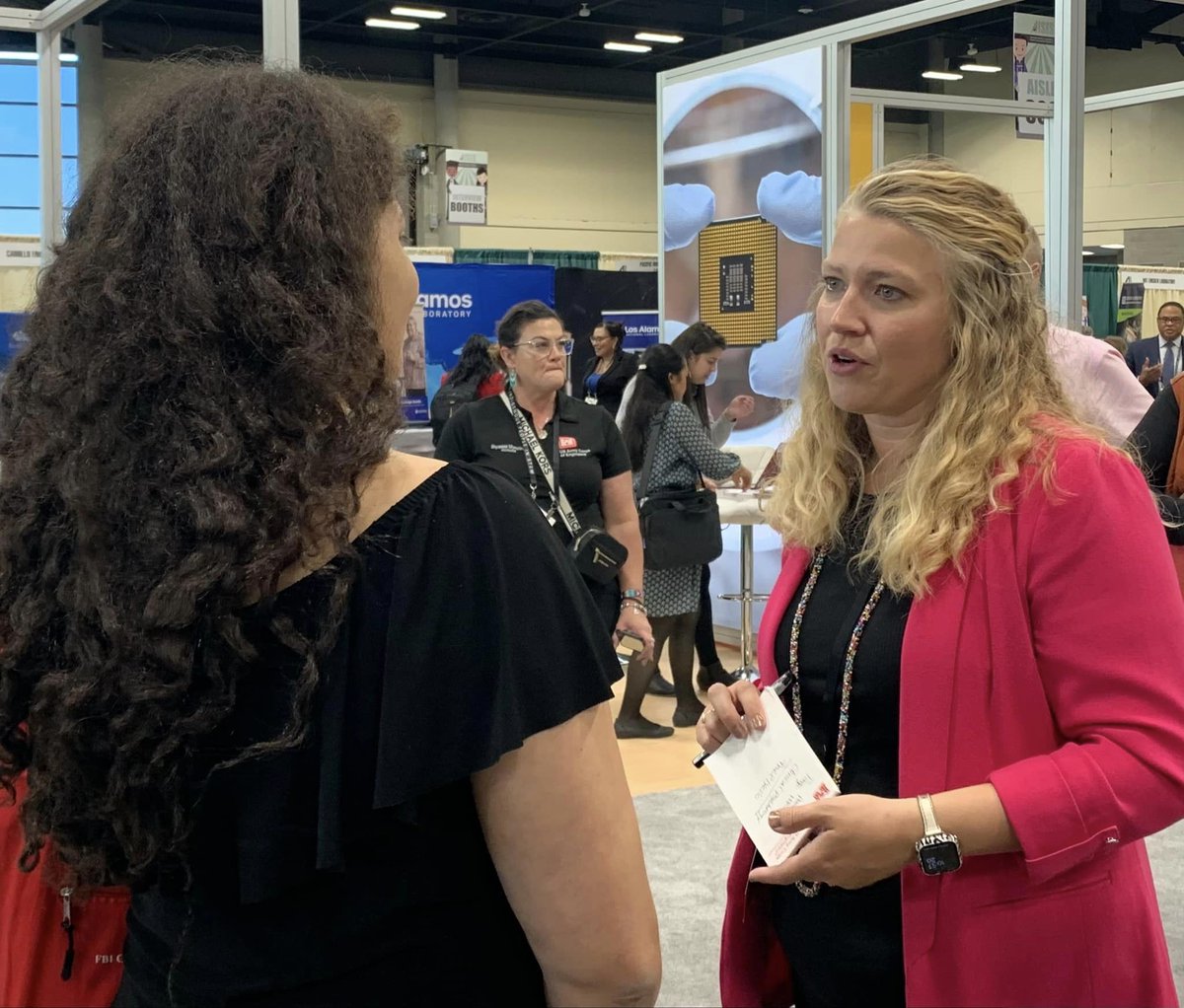 USACEHQ's tweet photo. It’s been an amazing day at the #AISES National Conference in Spokane, Washington. The career fair is in full swing! We’re excited to tell you about job opportunities with #USACE!
#AISESNC23 #NativesinSTEM #BuildingStrong
#WallaWallaUSACE #NWDUSACE https://t.co/Y8rlv41DY1