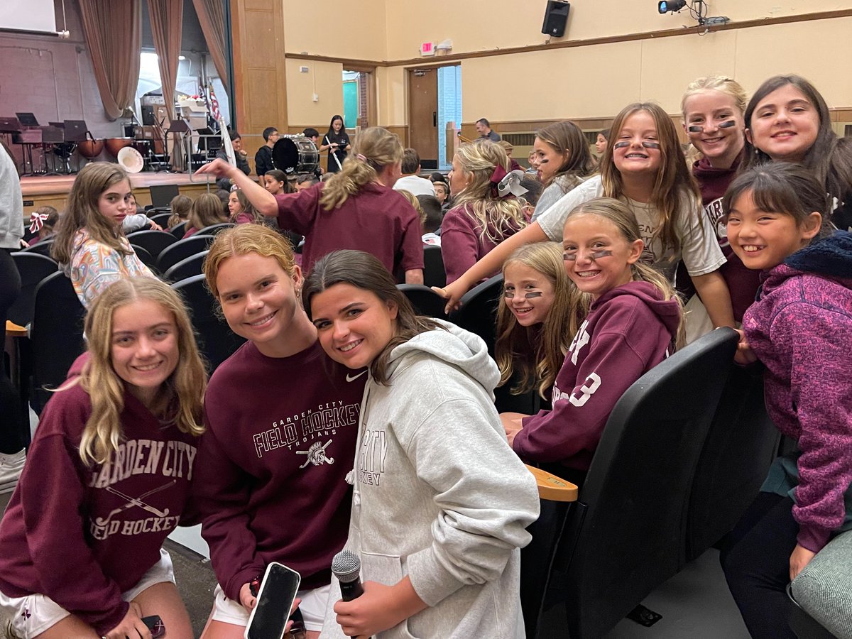 DClementeGCUFSD's tweet photo. Stratford’s strength is its spirit!!! 
@GC_ATHLETICS_ @StratfordAveGC @GCmusic_arts https://t.co/M3vPDGrg8v