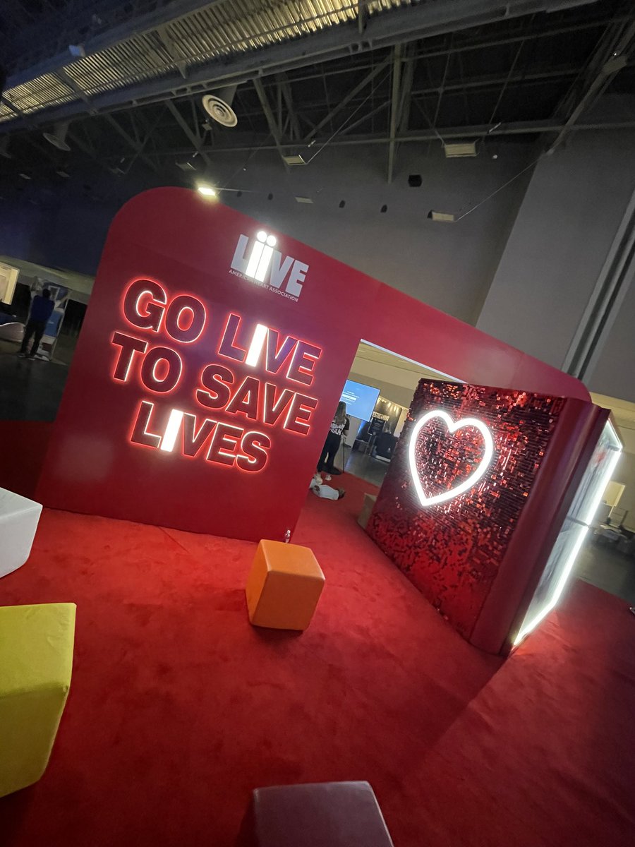 Come see <a href="/Heart_Liive/">Heart Liive ❤️</a> at @twitchcon in the Charity Zone! Sign our Kindness Wall, learn CPR or just say hi!👋