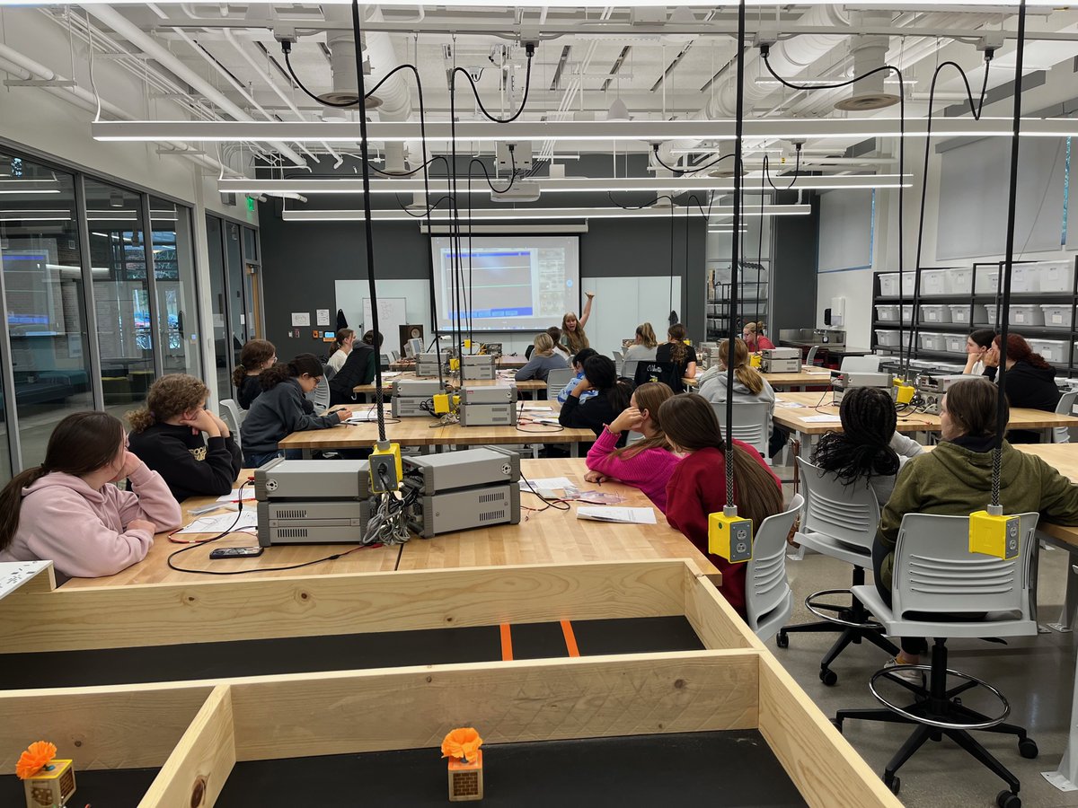 Our Emerge program, sponsored by @WVCFoundation, hosted 9th grade girls from @vcsc_teamvigo's West Vigo High School in a continuing @STEMeducation outreach program. Today, the group learned about electronics, robotics & chemistry. #rosehulman.