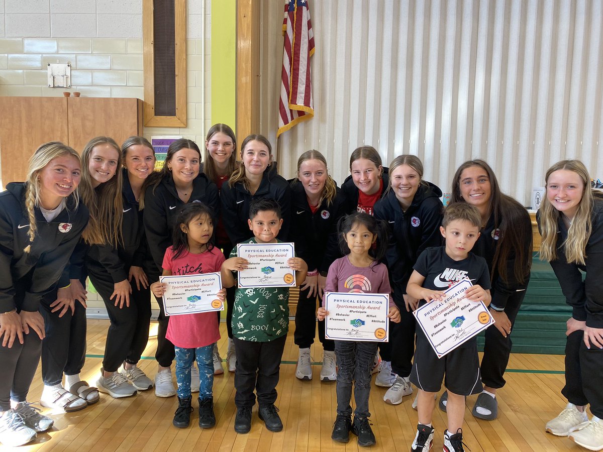 “If you find it in your heart to care for somebody else, you will have succeeded.” - Maya Angelou 

Proud of the girls for coming in and volunteering on their day off! #family