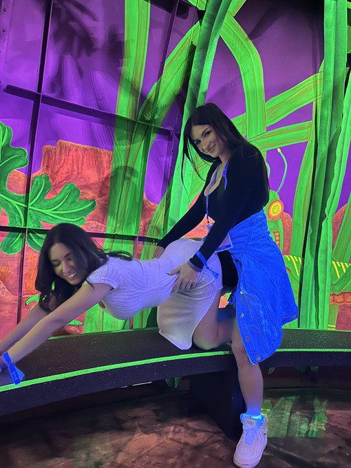 Watch ғᴀɴᴅʏ's leaked NSFW photo on TwXstars