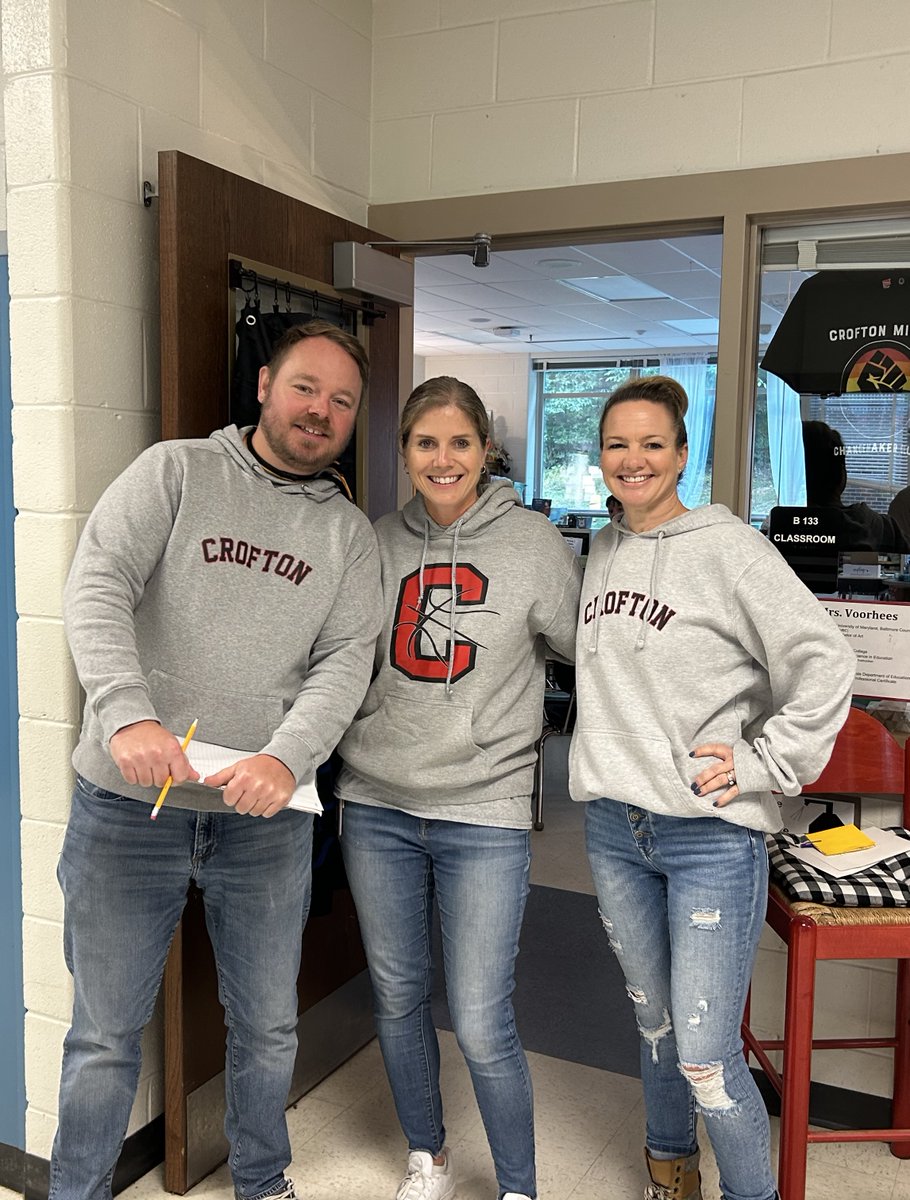 It's Twin Day at Crofton Middle!  #AACPSAwesome #wevegotspirit