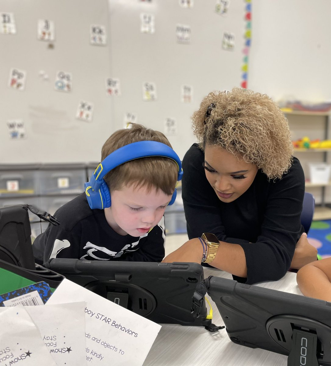 When one of your former high school graduates reaches out and wants to volunteer…💙💙💙 My heart is so full after today! <a href="/yanira_finley/">yanira finley</a>, thank you for visiting us today to volunteer at the Ridge! I am so proud of all that you continue to accomplish! <a href="/HickoryRidgeES/">Hickory Ridge Elementary</a> <a href="/CabCoSchools/">Cabarrus Co. Schools</a>