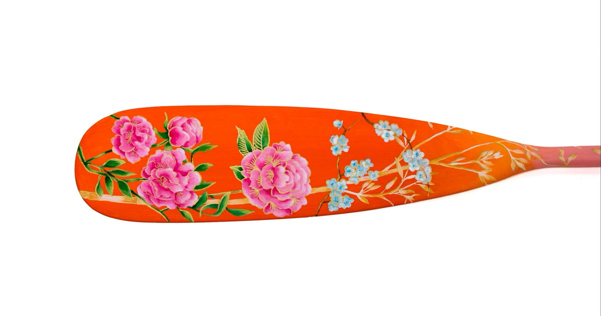 Campfirecircle_'s tweet photo. Deborah Lau-Yu designed her paddle based on the 2023 FΓͺte Chinoise Design Annual cover, which celebrates modern Chinese culture and the spirit of Canadian diversity in exquisite style. Read more and bid on Deborah's stunning paddle here: https://t.co/UoM9XC8HqV π #paddleproject https://t.co/p5SDTABTm1