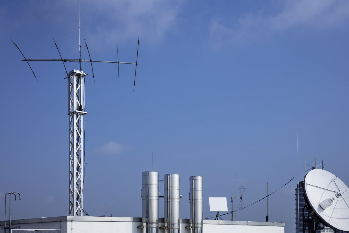RohdeSchwarz's tweet photo. Making new contacts worldwide, the fascination with technology or simply to chat and exchange ideas: These are only three of many reasons why the 85 colleagues of the Rohde &amp; Schwarz club station in Munich (DL0RUS) meet regularly. From where do you radio all over the world? https://t.co/Qgj75Amx1p