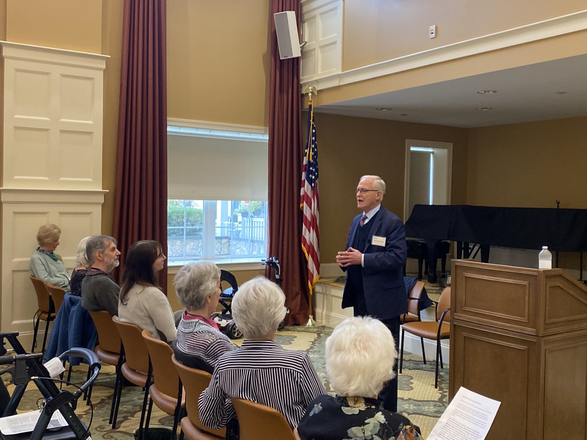 Big turnout at the Lincoln Commons, where I spoke with constituents concerned about climate change. We covered topics like implementation of the 2021 and 2022 landmark climate acts and sustainable aviation.