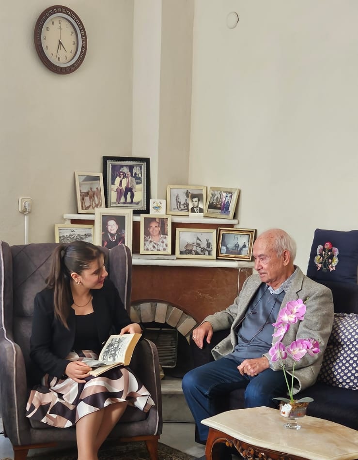 Elifcelik111's tweet photo. Bizleri görünce ''Devlet geldi'' diyen Kıymetli Kıbrıs Gazimiz Emekli Albay Önder ESİN https://t.co/fmBd3TfhNM