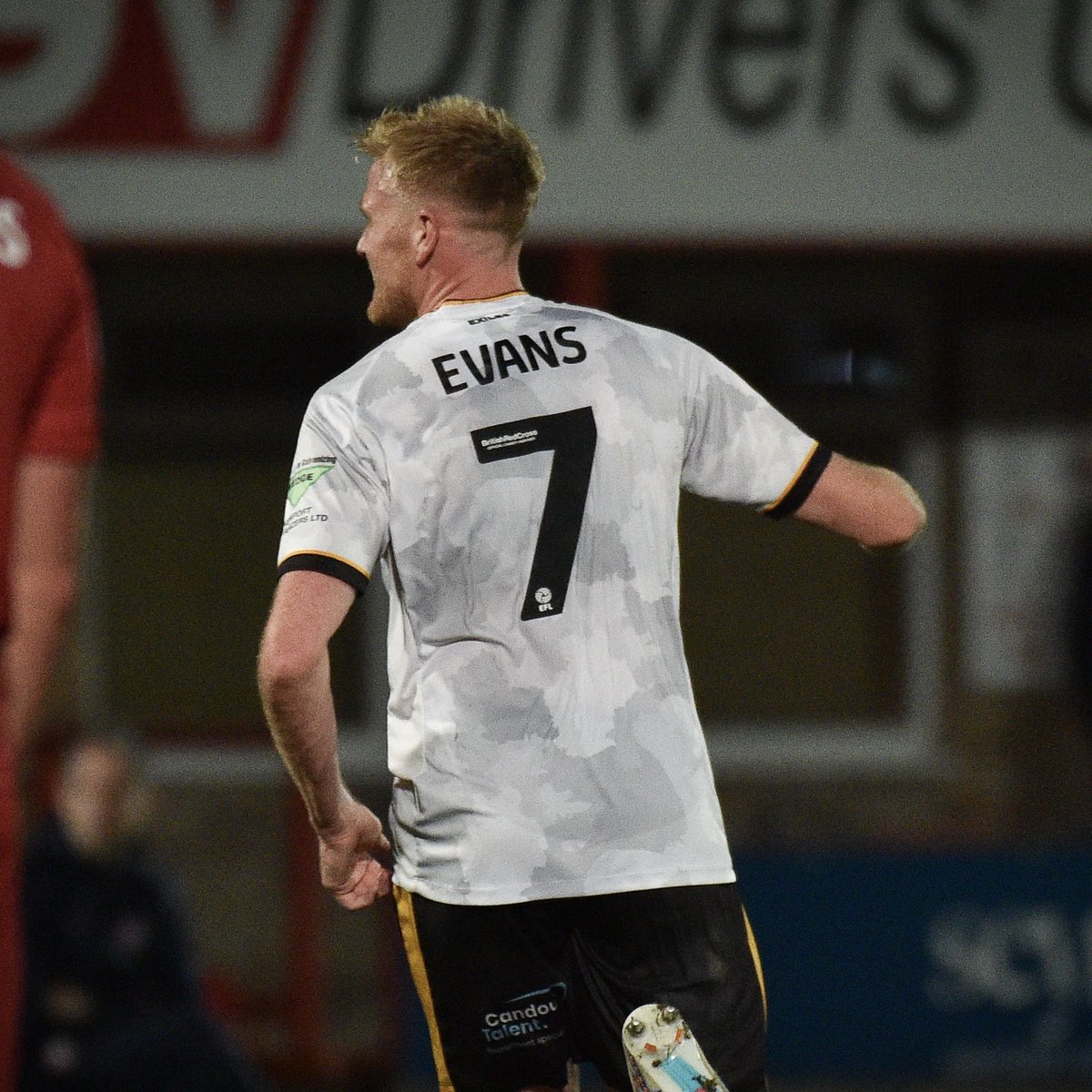Th first player in the ninety-two to reach 10 league goals this season is Newport County's Will Evans 👏

#ncafc - <a href="/Will_Evs8/">Will Evans</a>
