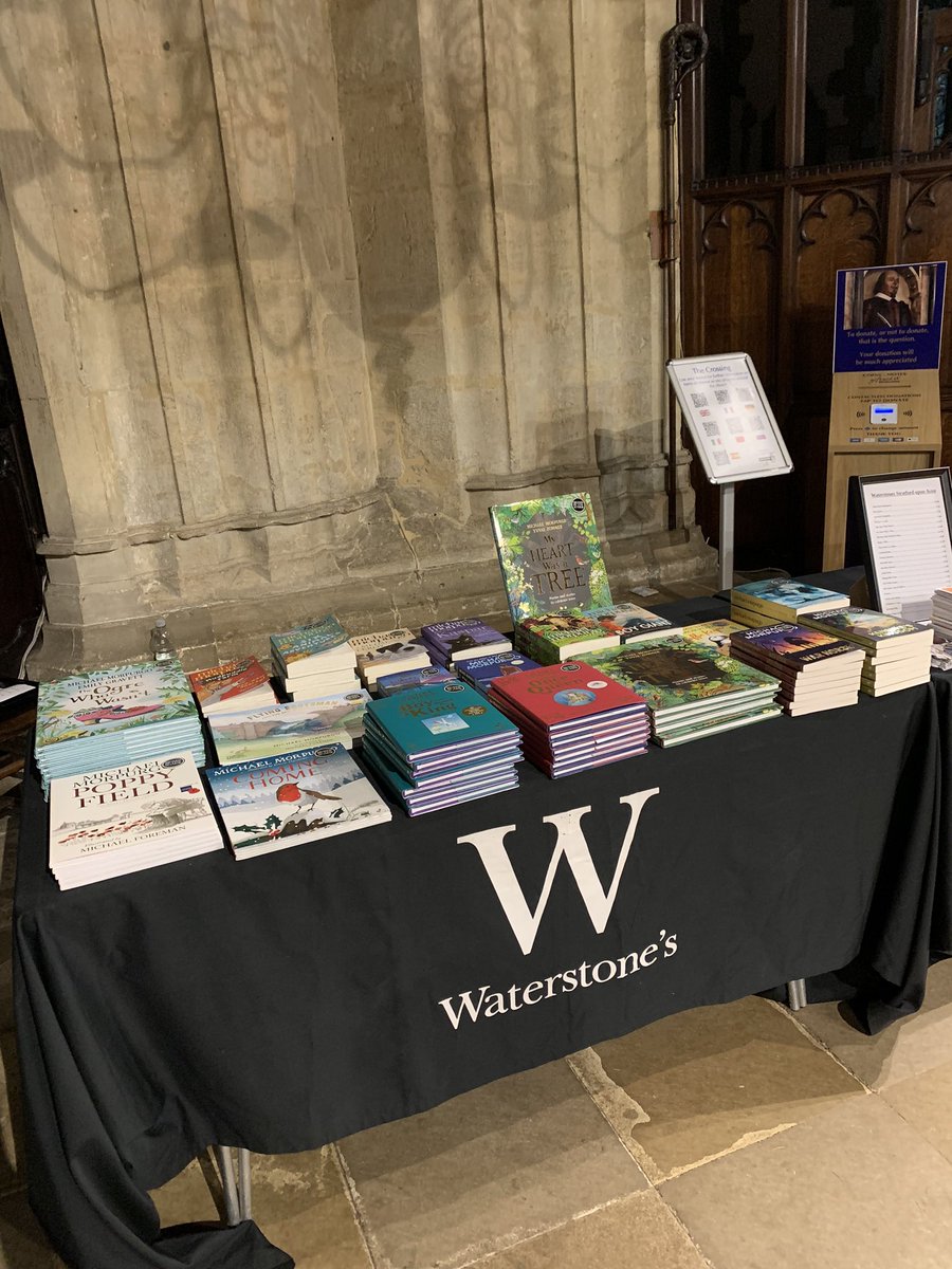 I love my job! Working at @stratfordlitfest event at Holy Trinity Church. An evening with Sir Michael Morpurgo 

#stratfordonavon #stratforduponavon #stratfordliteraryfestival #holytrinitychurch #waterstones #michaelmorpurgo #warhorse #talesfromshakespeare