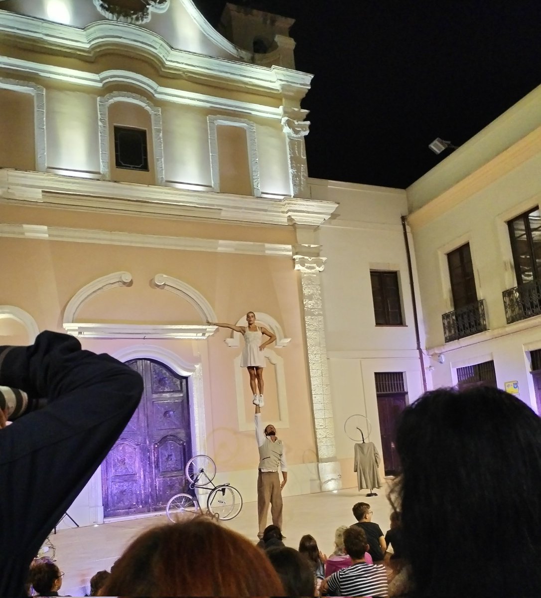 Gioia_8's tweet photo. C'è molta #poesia e molta #bellezza stasera a #Cagliari
#saruga https://t.co/kyTpPzXHSH
