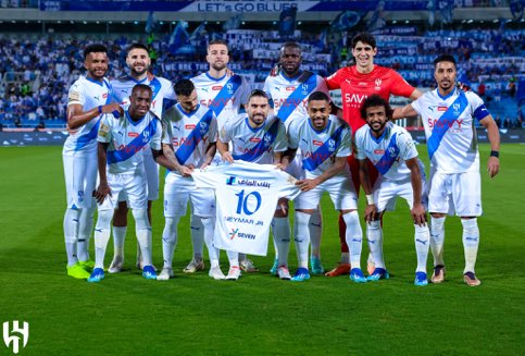 aa_alsinani's tweet photo. 🔝 مسـاء الصـدارة   #الهلال 😍💙
تكتيك وجمل فنية ….وفرص ضائعة؟
الزعيم لا يقبل إلاّ بالقمة! 
#الهلال_الخليج https://t.co/HZ89KWhP4f